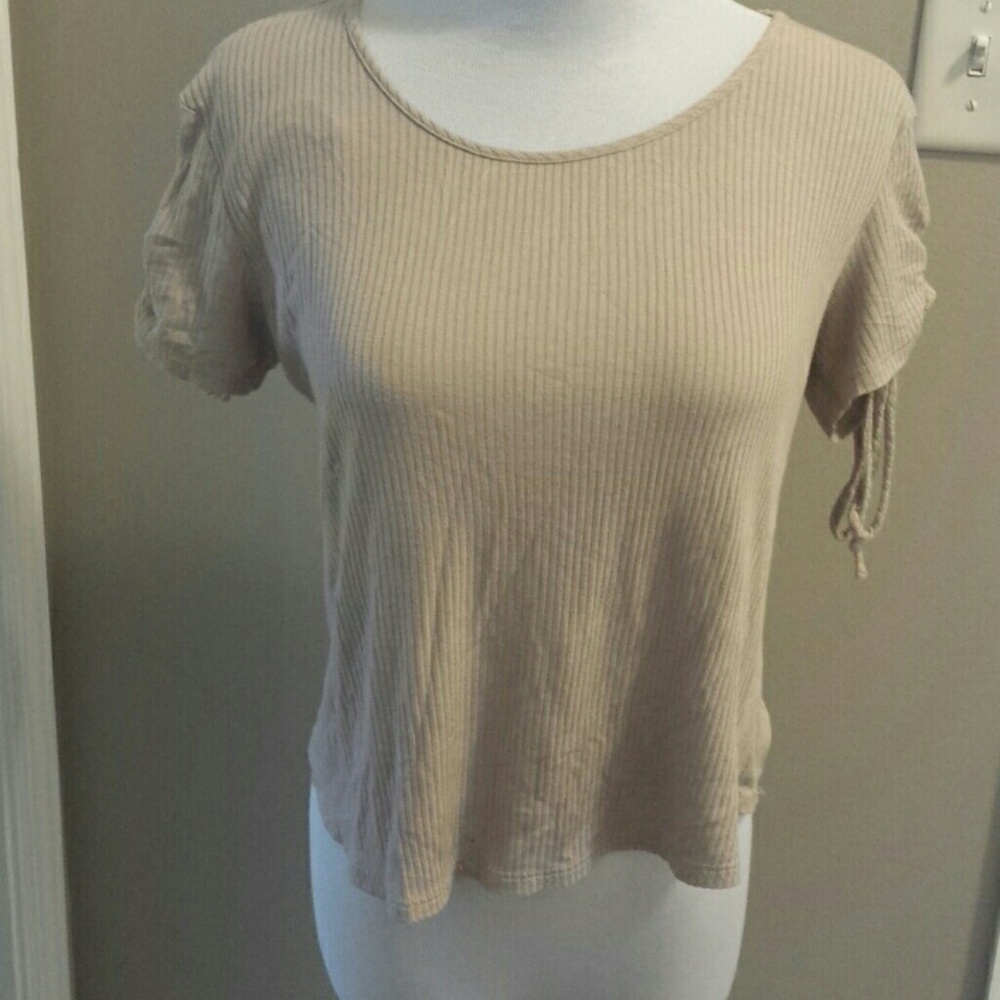 Tie sleeve crop top